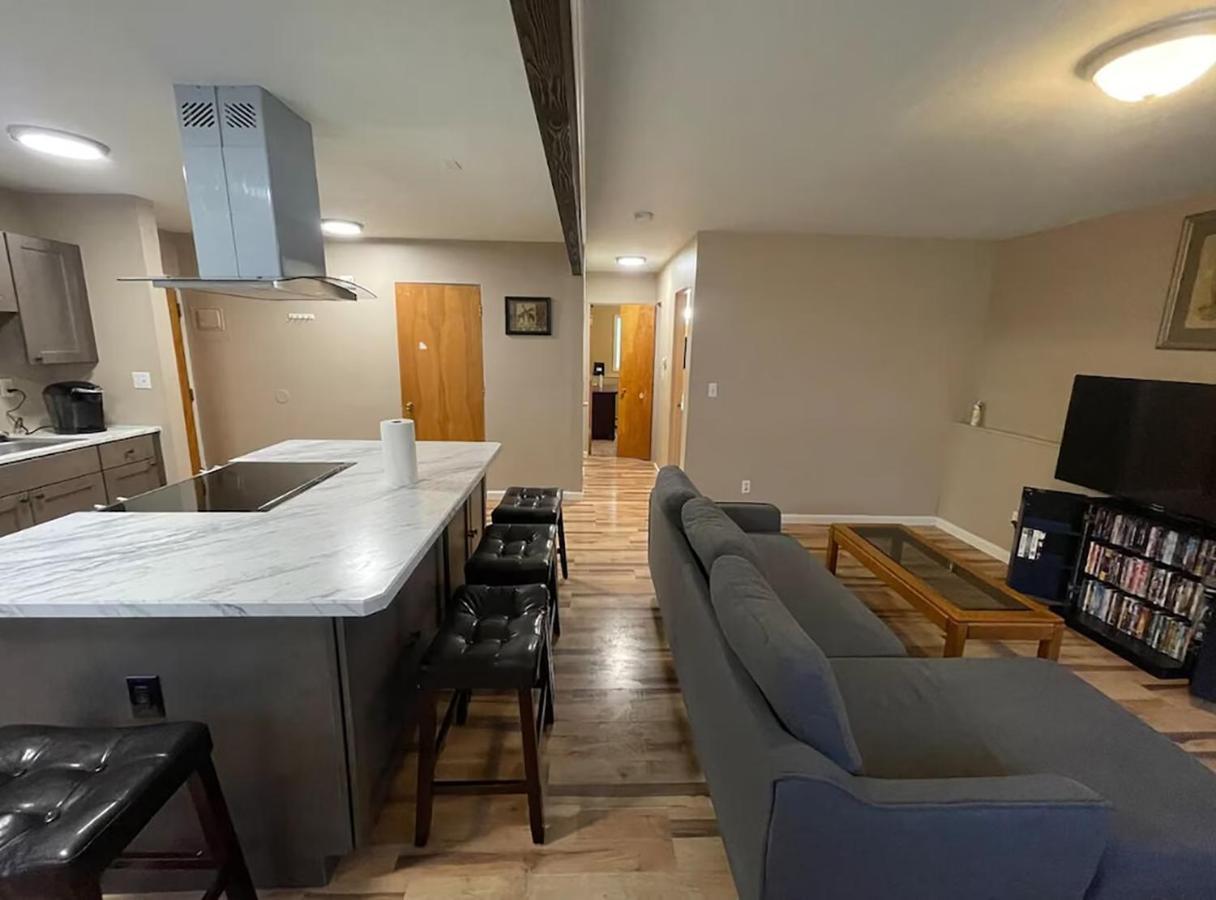 Centrally Located 2Br Spacious High-Speed Internet Anchorage Bagian luar foto
